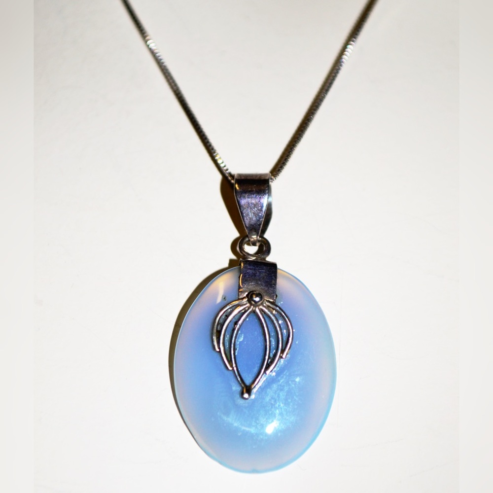 Sterling Silver Chalcedony Amulet Spider Pendant Sterling Silver 18" Necklace 7g